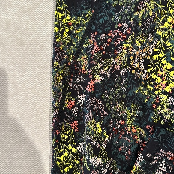 Sweaty Betty Power Workout leggings,  bright floral pattern - Picture 3 of 5